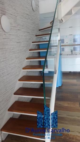 Escadaria para Piso Superior