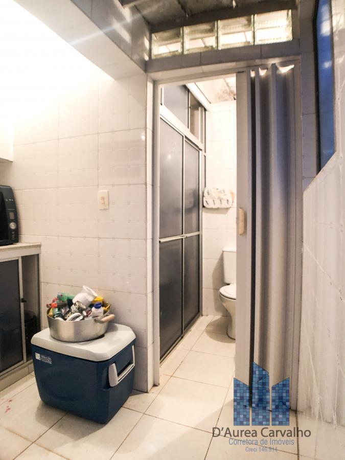 rea de Servio com Banheiro de Empregada