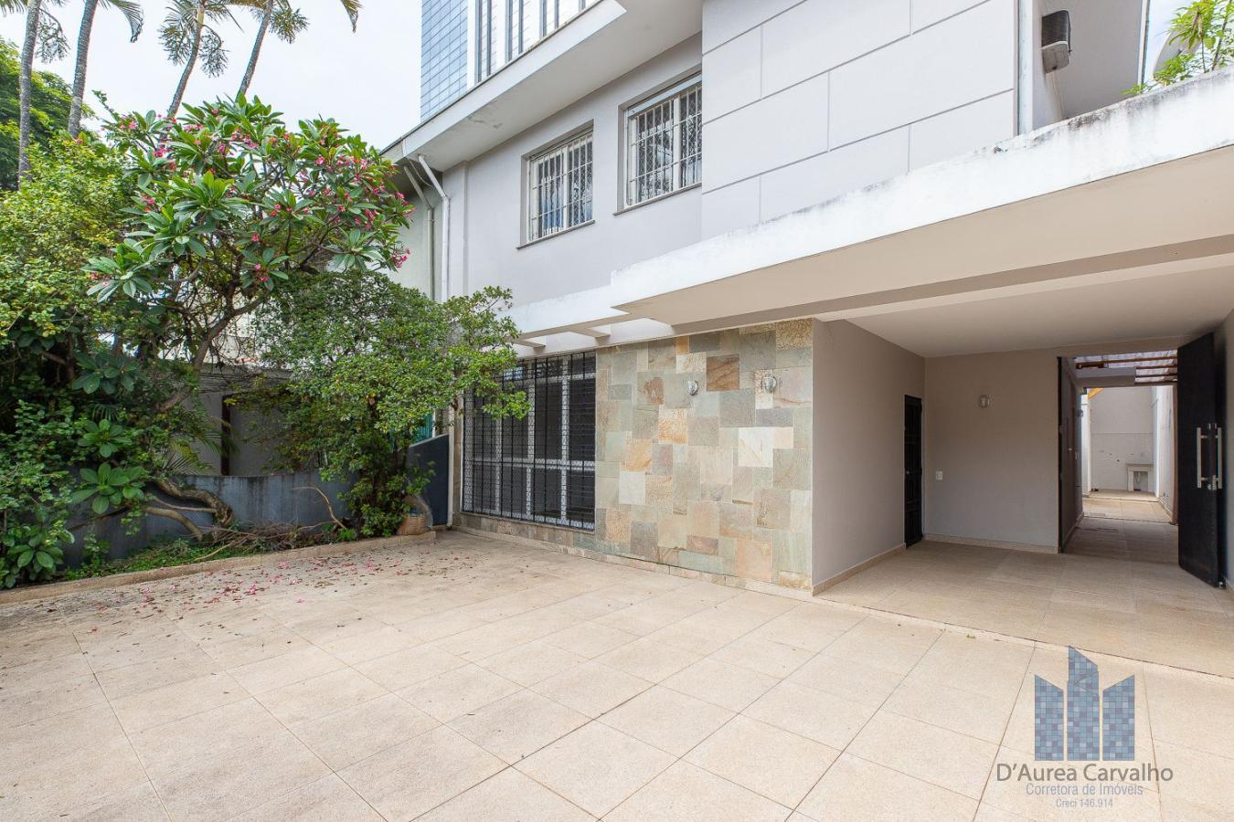 Jardim e garagem