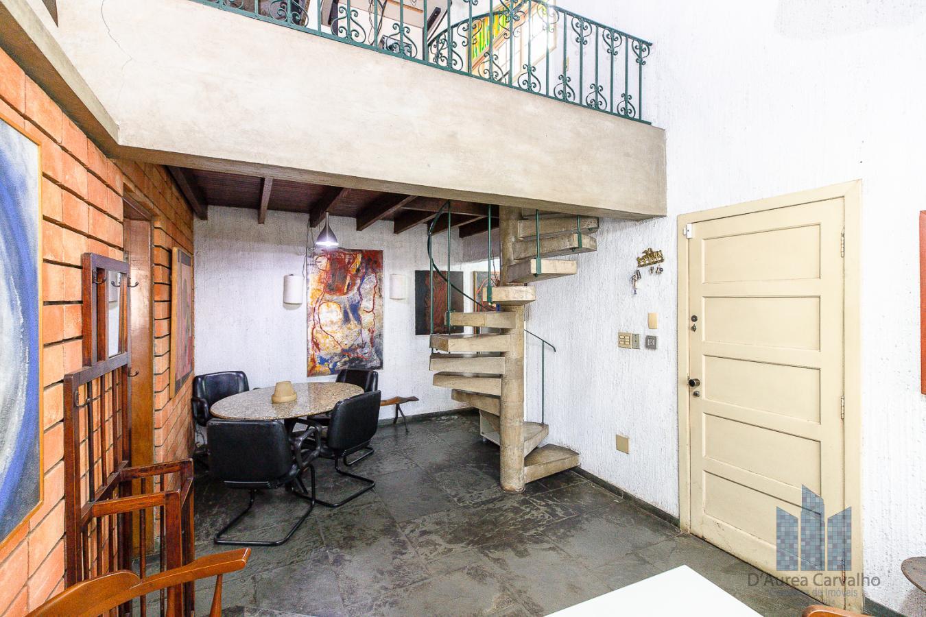 Sala acesso ao mezanino