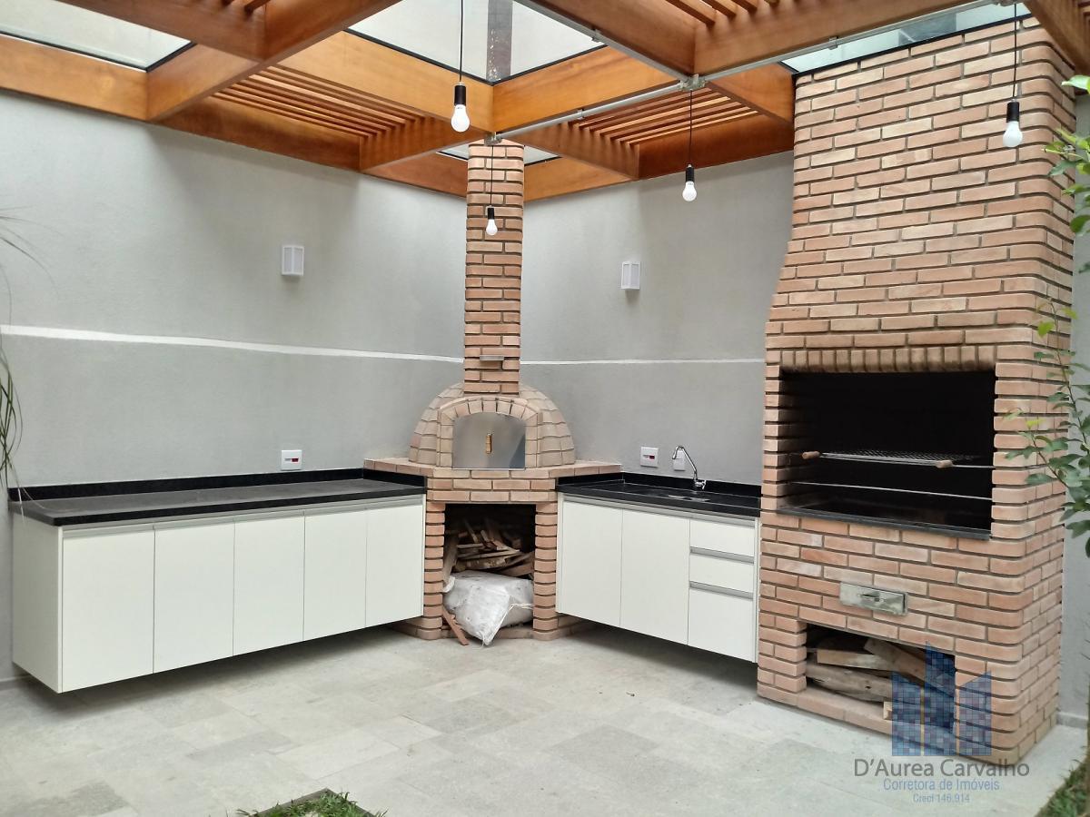 Churrasqueira com Forno a Lenha