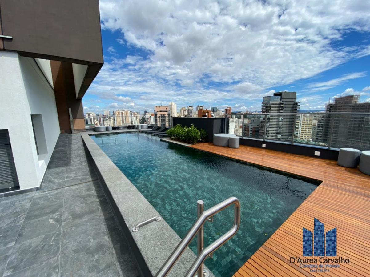 Piscina com Deck e Solarium