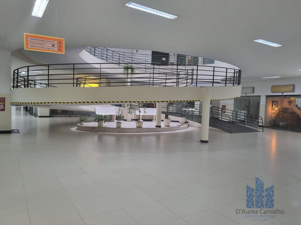 Centro Comercial - Rampa de Acesso ao 2 Piso