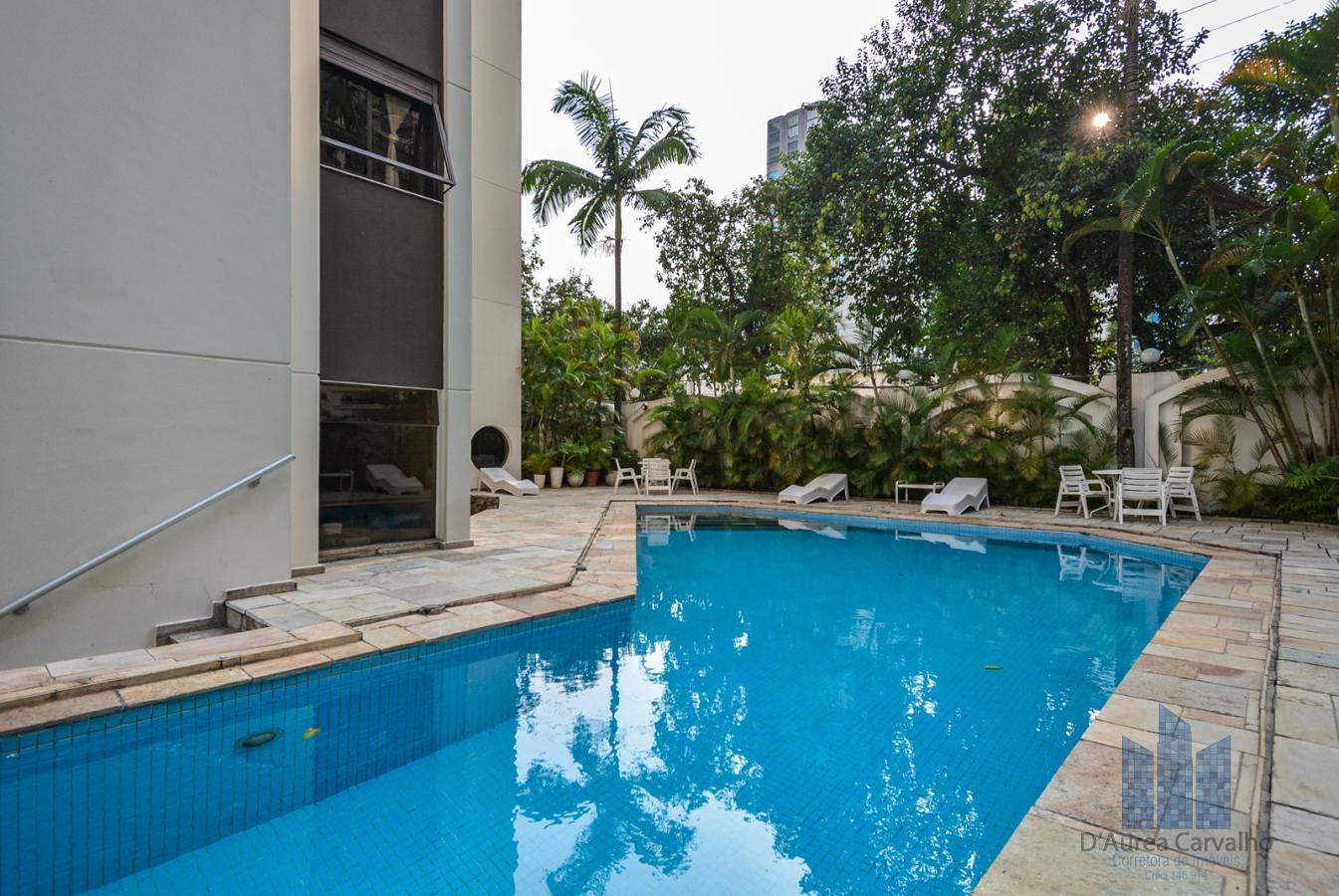 Piscina com Solarium