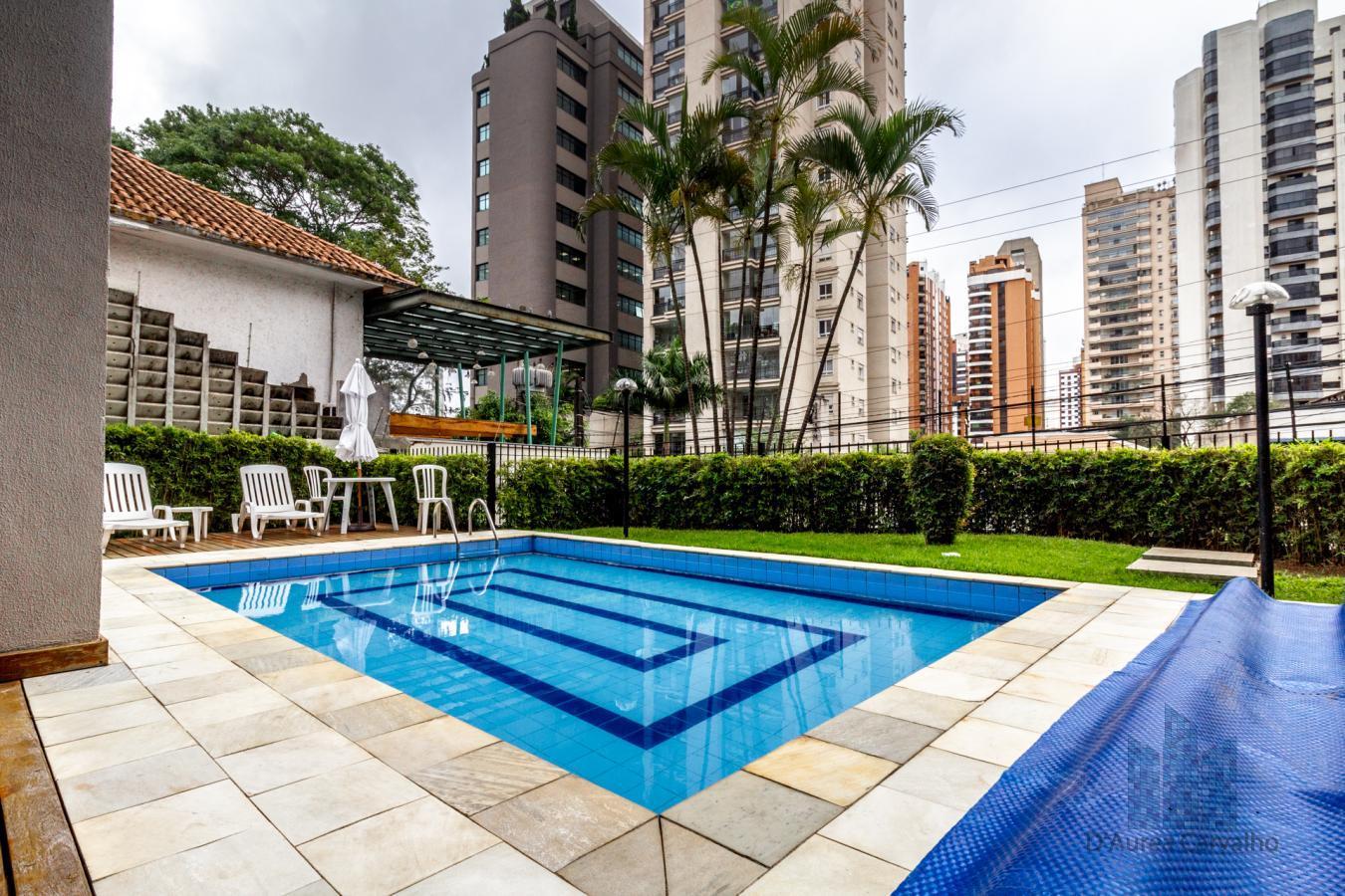Piscina com Solarium