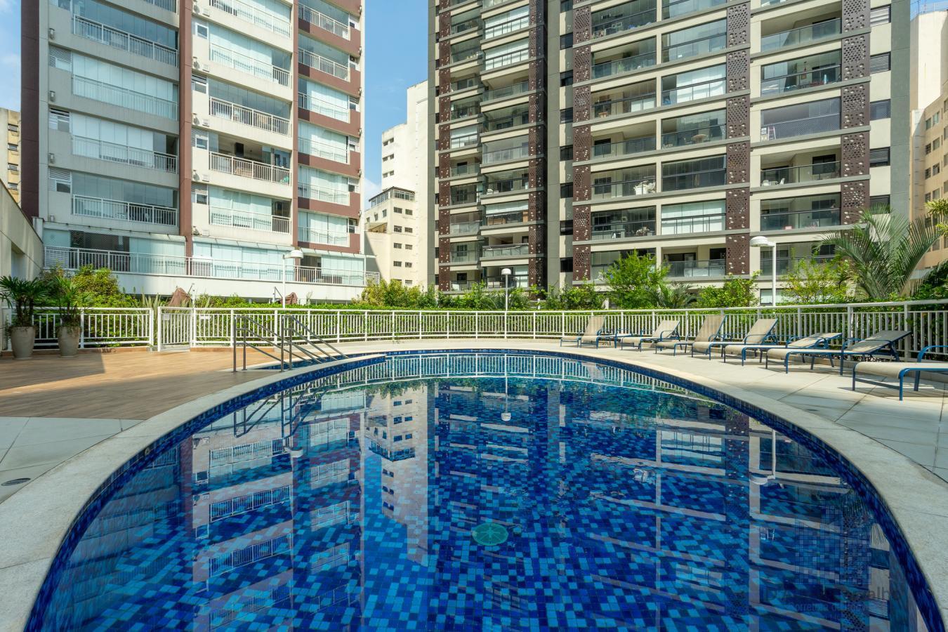 Piscina com Solarium