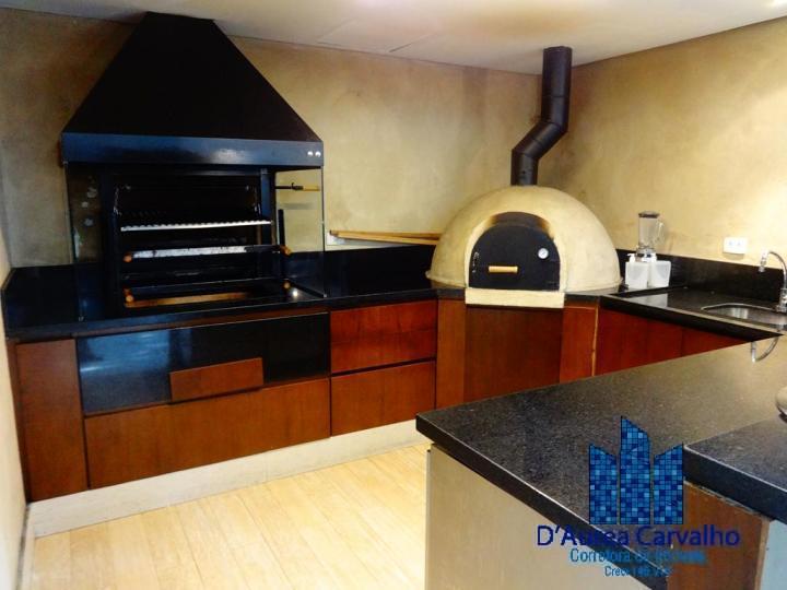 Churrasqueira com Forno a Lenha