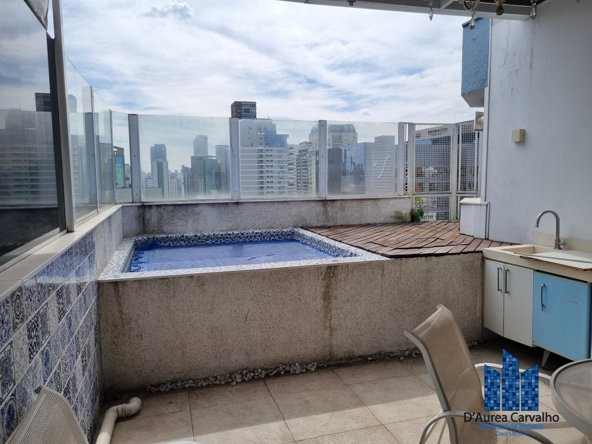 Varanda com Piscina e Churrasqueira