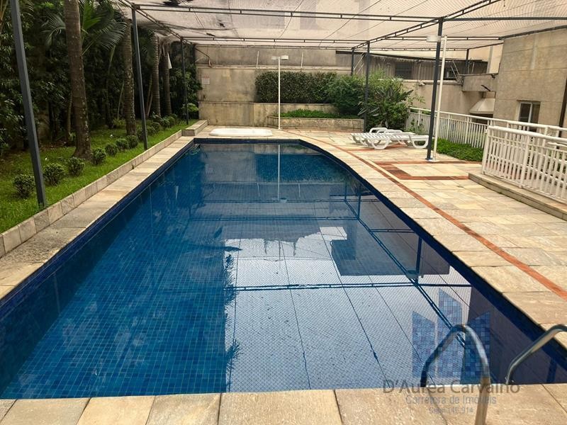 Piscina com Jacuzzi