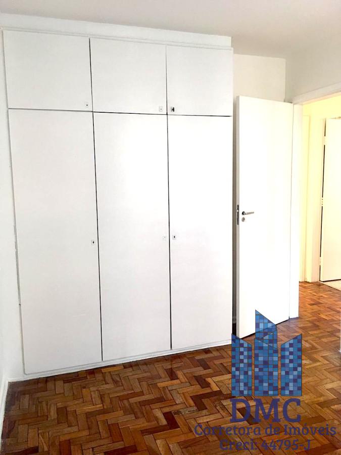 Dormitório com armário
