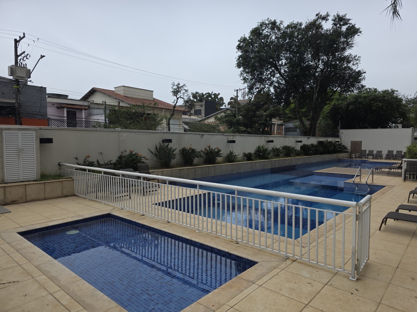 Piscina com Solarium