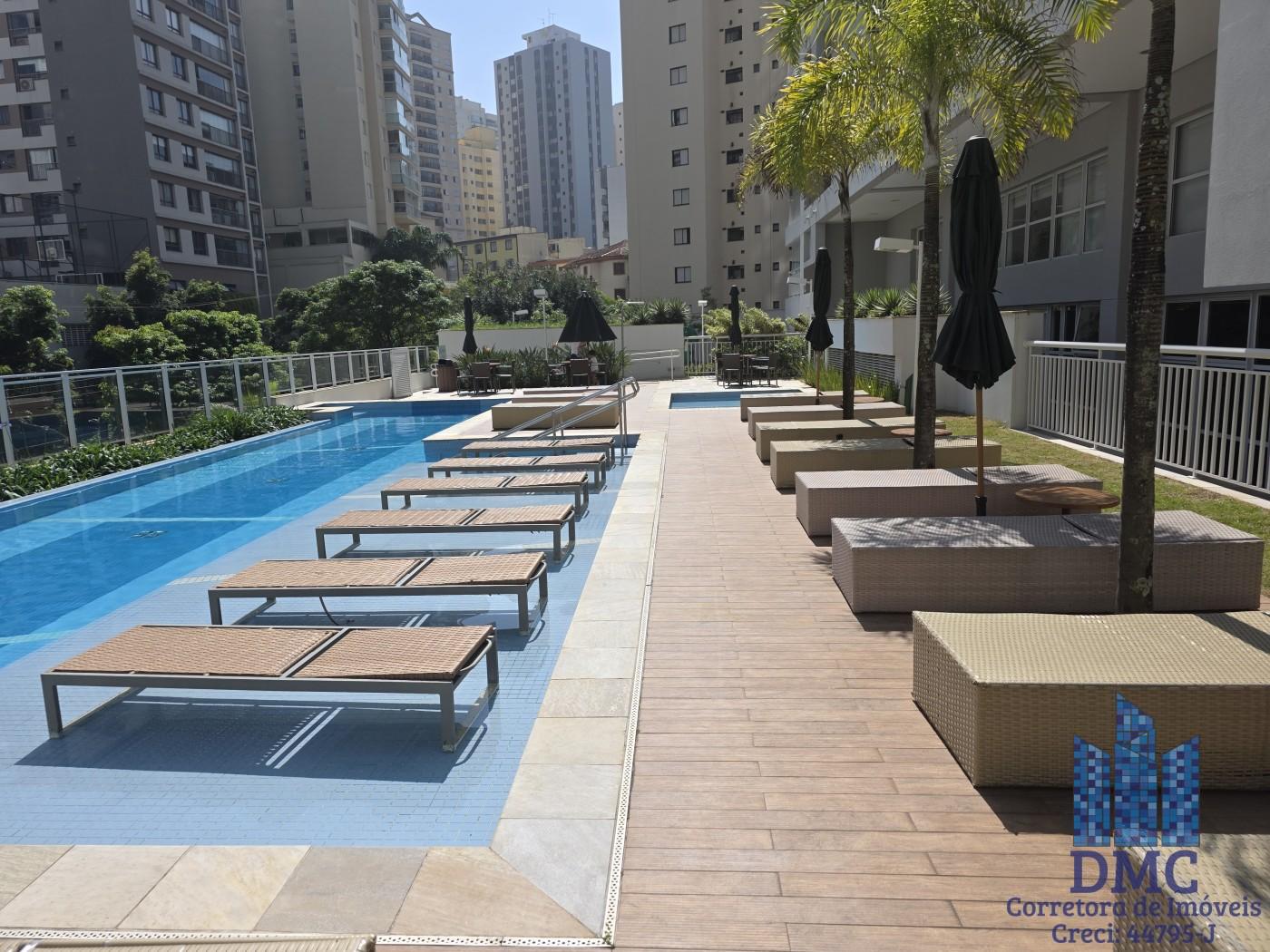 Piscina com Solarium